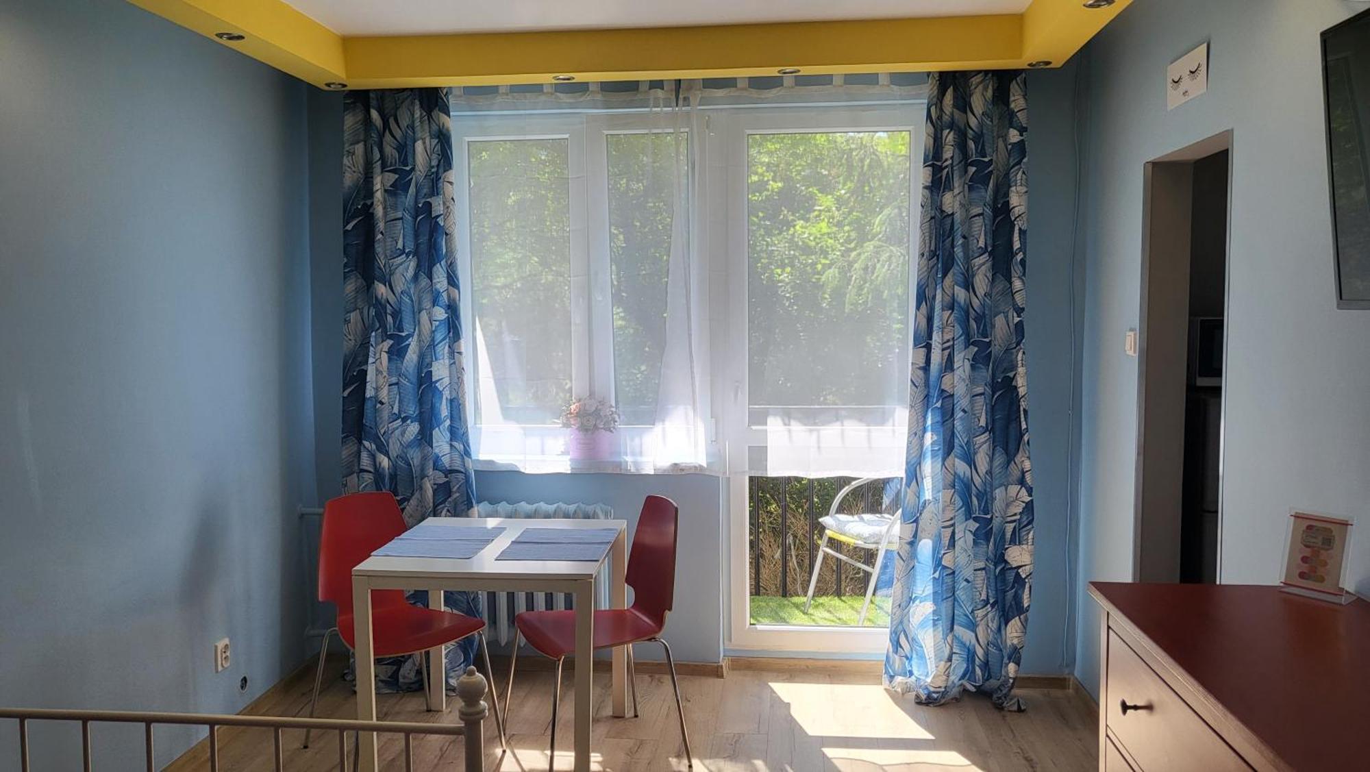 Studiospanie Studio Kapitana Z Balkonem Na Parterze กดัญสก์ ภายนอก รูปภาพ